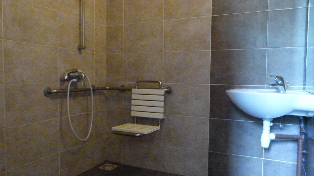 La Maison Des Randonneurs Hostel Оксер Стая снимка