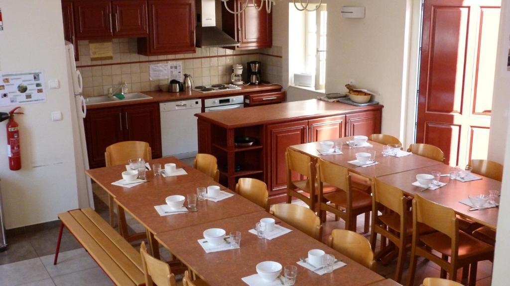 La Maison Des Randonneurs Hostel Оксер Екстериор снимка