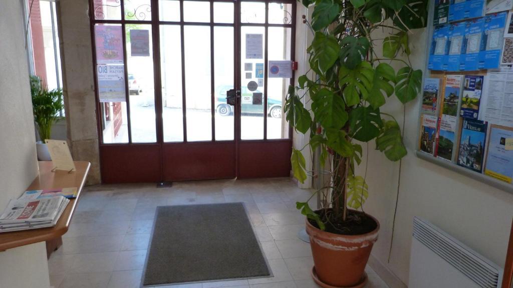 La Maison Des Randonneurs Hostel Оксер Екстериор снимка