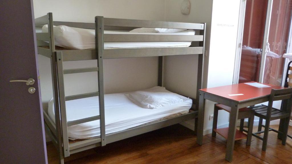 La Maison Des Randonneurs Hostel Оксер Стая снимка