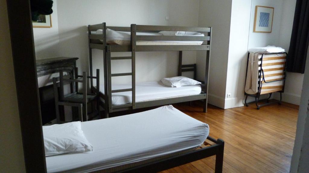 La Maison Des Randonneurs Hostel Оксер Стая снимка