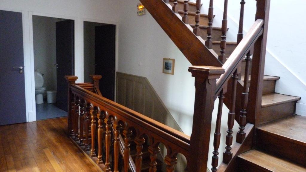 La Maison Des Randonneurs Hostel Оксер Екстериор снимка